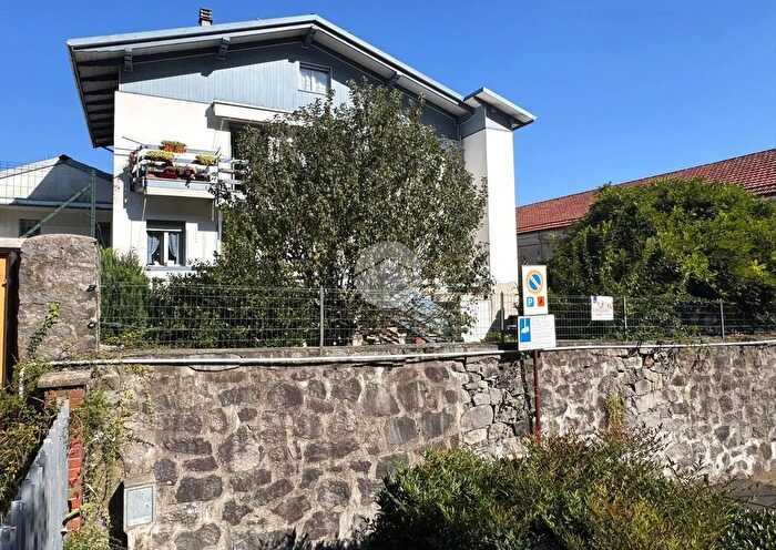 Casa con 9 locali in vendita in Via Vittorio Veneto, Miagliano