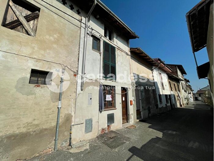 Casa trilocale in vendita in Via Roma, Palazzolo Vercellese