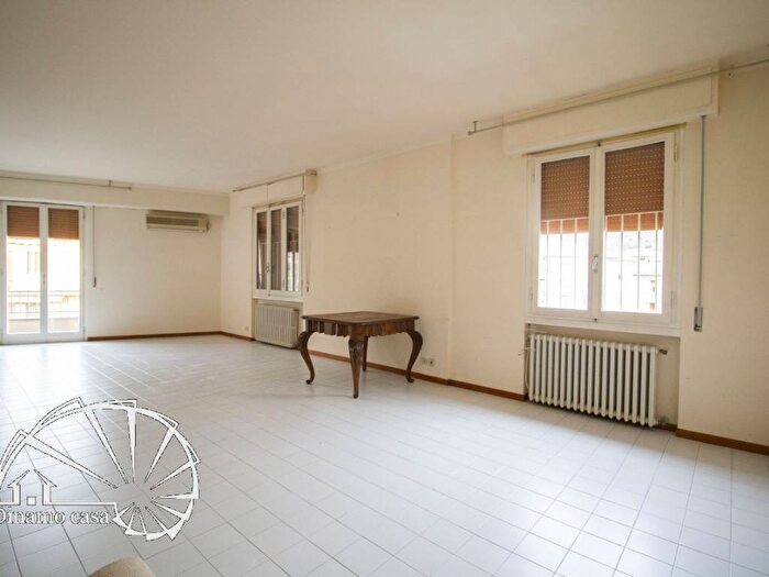 Appartamento con 5 locali in affitto in Centro Storico San Francesco, Prato