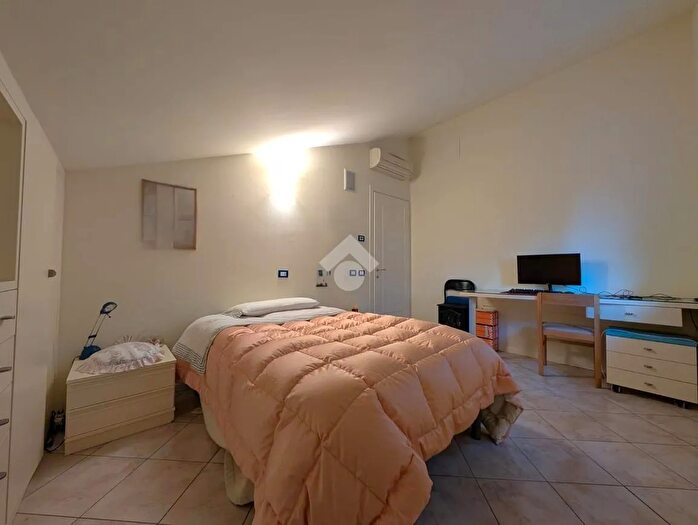 Casa quadrilocale in vendita in Via a Manzoni, Cavernago