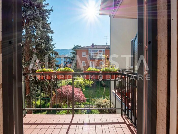 Appartamento quadrilocale in vendita in Brescia Via Bollani, Brescia