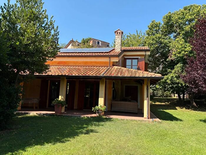 Casa con 14 locali in vendita in Via Croce, Cerisano