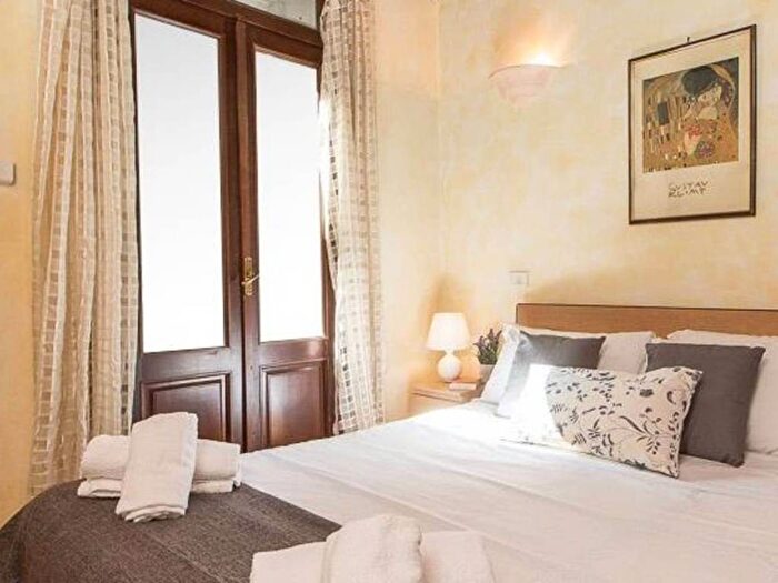 Appartamento bilocale in affitto in Via della Luce, Trastevere, Roma