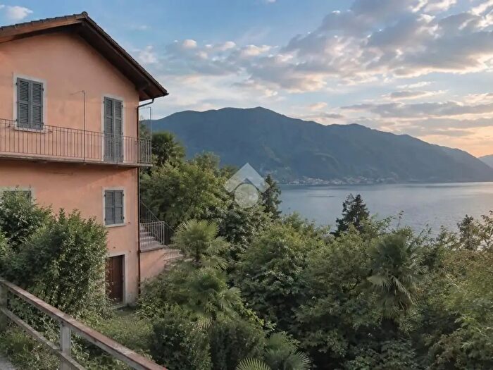 Casa quadrilocale in vendita in Corso Risorgimento, Ghiffa