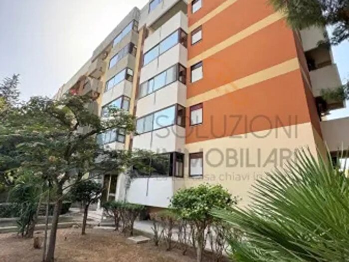 Appartamento con 5 locali in vendita in Via Alessandro De Santis, Trapani