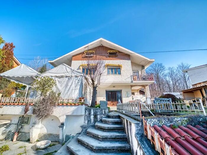 Casa con 5 locali in vendita in Via Giorcelli, Coazze