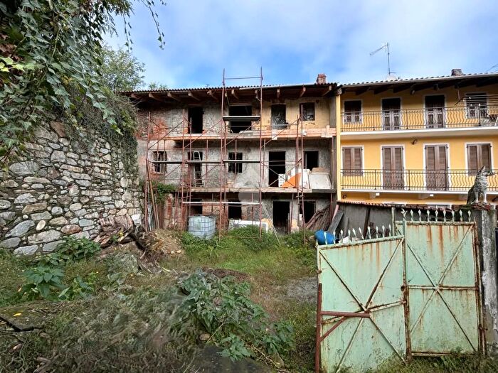 Casa quadrilocale in vendita in Via Carecchio, Caravino