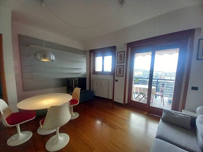 Appartamento bilocale in affitto in Via Carlo Imbonati, Dergano, Milano