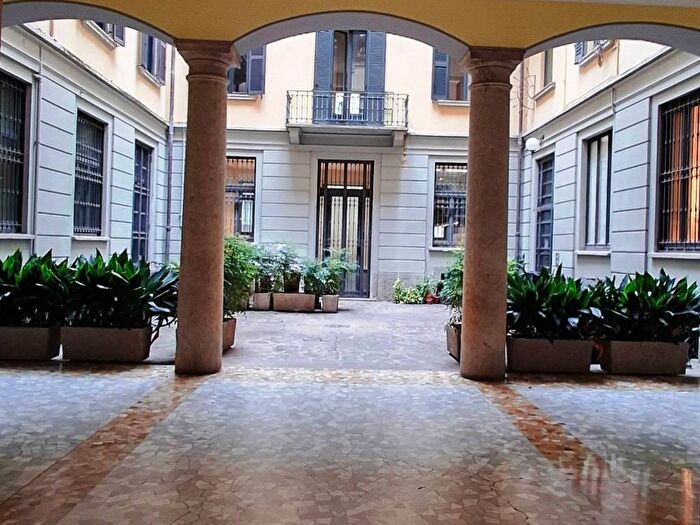 Appartamento bilocale in affitto in Via Ausonio, Corso Genova, Milano