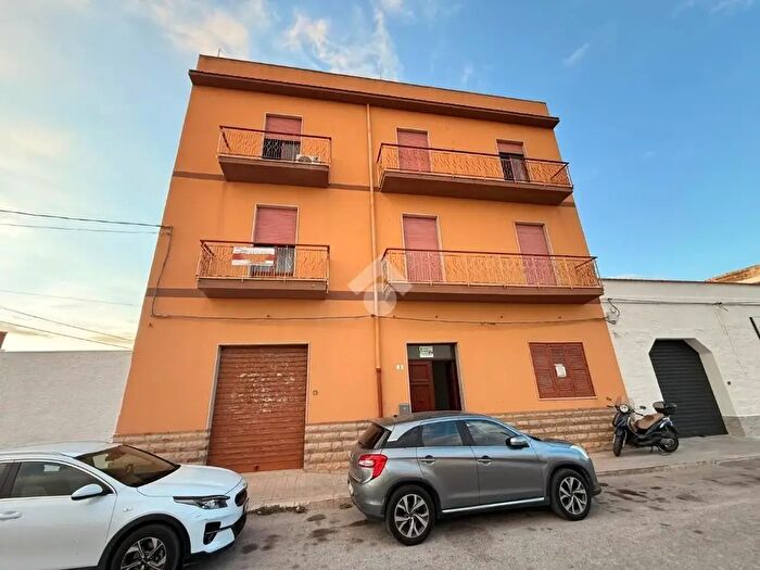 Appartamento con 5 locali in vendita in Via Alfonso La Commare, Trapani