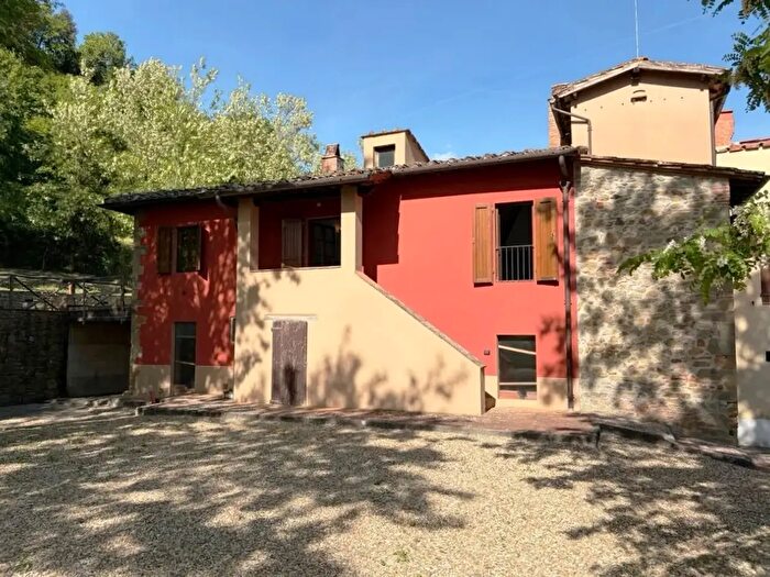 Casa quadrilocale in vendita in Terranuova Bracciolini