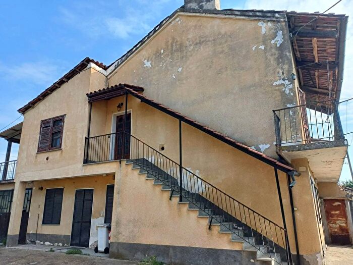 Casa quadrilocale in vendita in Via Serralunga Carmagnola, Carmagnola