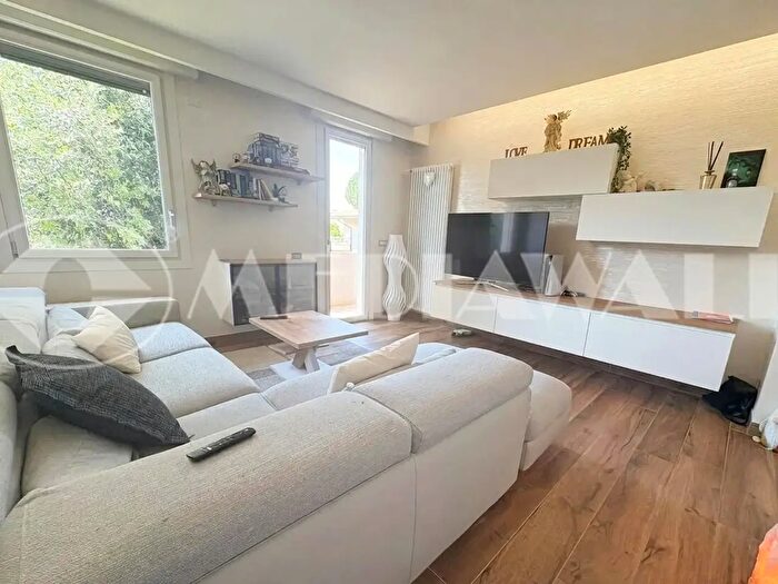 Casa con 7 locali in vendita in Via Mira, San Michele Al Tagliamento