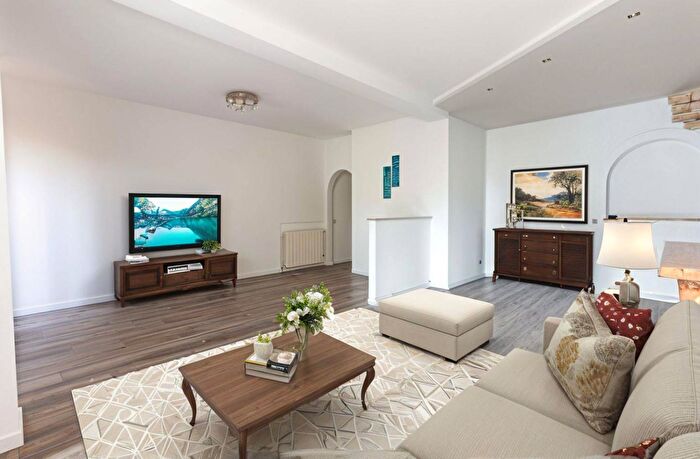 Casa con 5 locali in vendita in a Mario Giuntini, Cascina