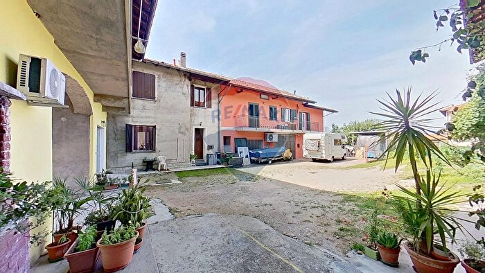 Appartamento bilocale in vendita in Via Cavour, Mornago