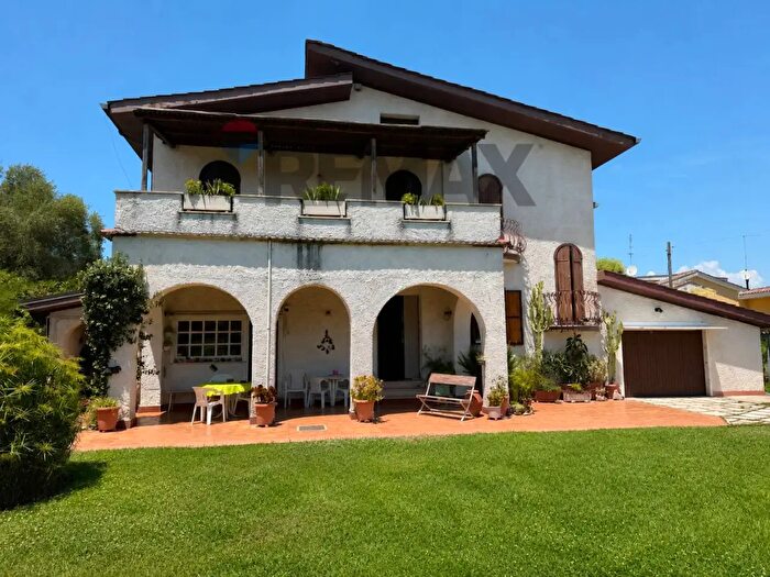 Casa con 5 locali in vendita in Roma