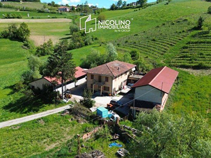 Casa con 6 locali in vendita in Borgata Biarella, Dogliani