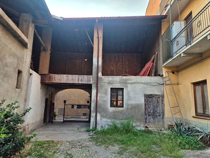 Casa bilocale in vendita in Via Cavour, Turate