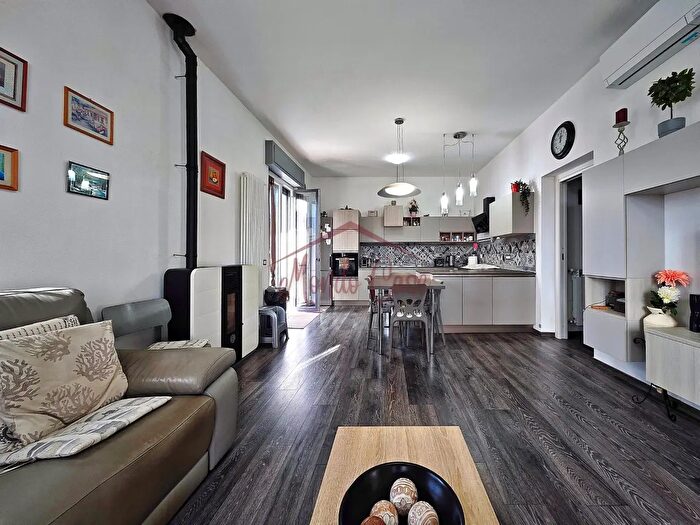 Casa con 6 locali in vendita in Via Provinciale, Castelnuovo Magra