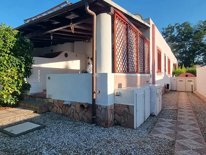 Casa bilocale in vendita in Strada ComLe Minichedda Snc, Lipari