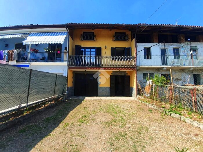 Casa con 5 locali in vendita in Via Gamberi, San Francesco Al Campo