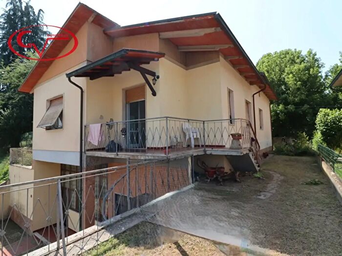 Casa con 5 locali in vendita in Via Mincio, Montevarchi