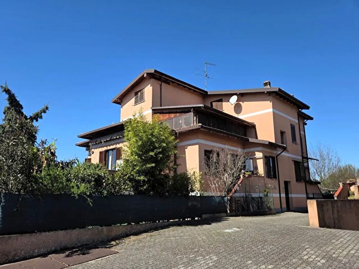 Appartamento trilocale in vendita in Via Manzoni, Torrevecchia Pia