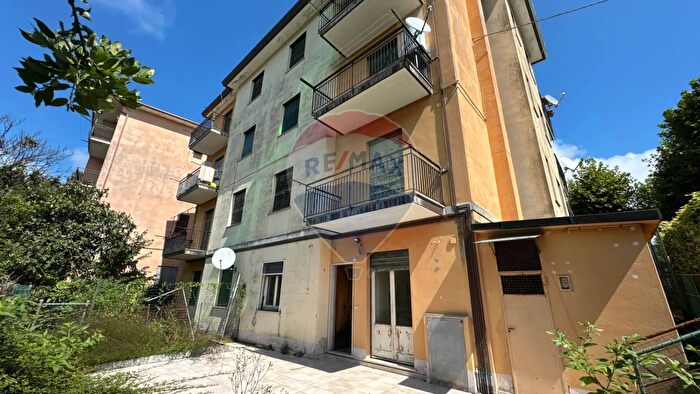 Appartamento trilocale in vendita in Via Chiappato, Lumarzo