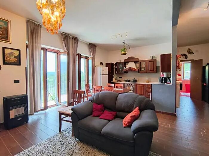 Casa con 5 locali in vendita in Via Vignola, Giffoni Sei Casali