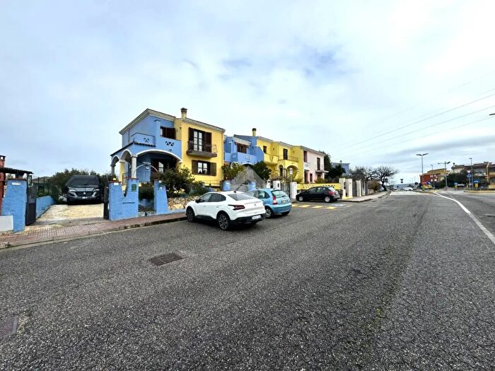 Casa con 5 locali in vendita in Via Lugurulei, Nuoro