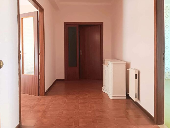 Appartamento con 5 locali in vendita in Comiso