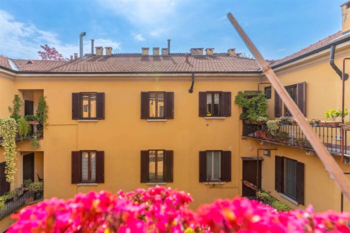 Appartamento con 5 locali in vendita in Via Pasquale Sottocorno, Milano