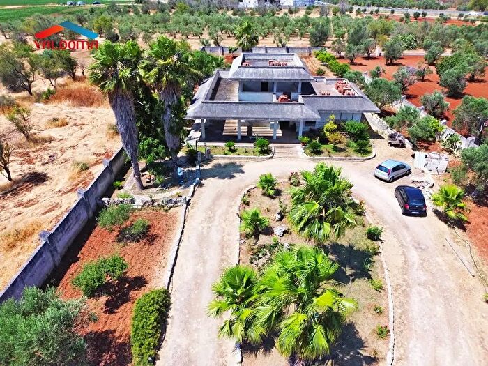 Casa con 9 locali in vendita in Via Fiume Zona Santa Maria Sc, Galatina