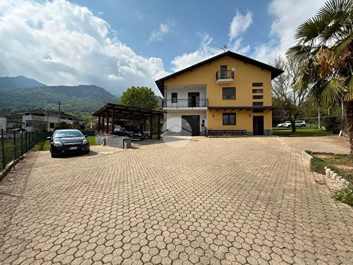 Casa con 7 locali in vendita in Villaggio Magò, Rubiana