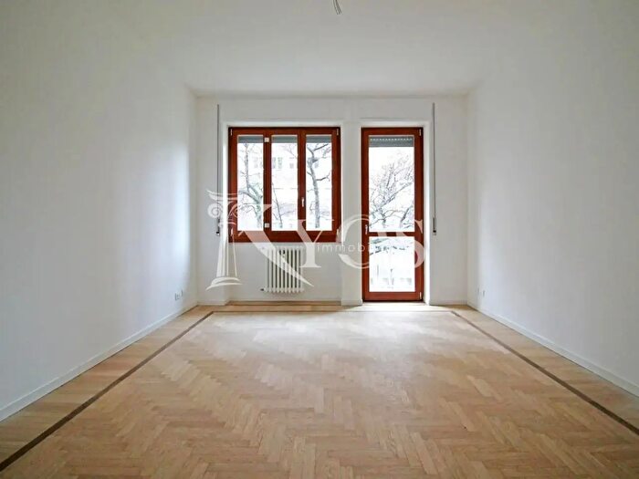 Appartamento trilocale in affitto in Via Grancini, Milano