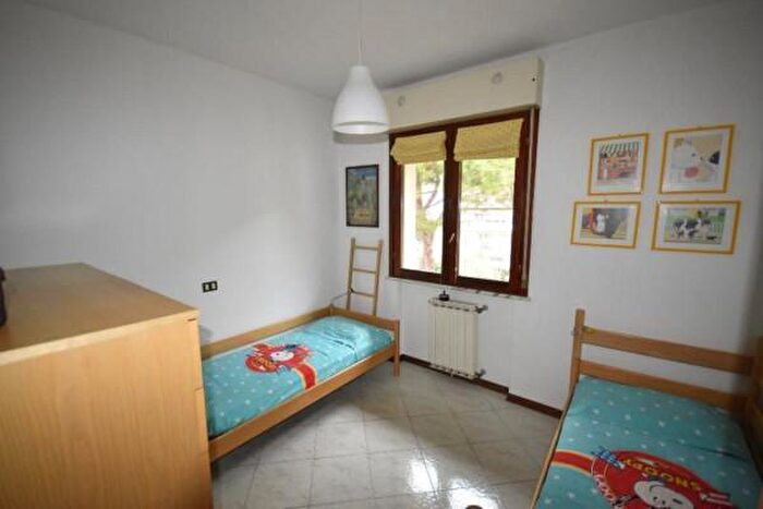 Appartamento con 6 locali in vendita in Via Ranocchiaio SNC, Seravezza