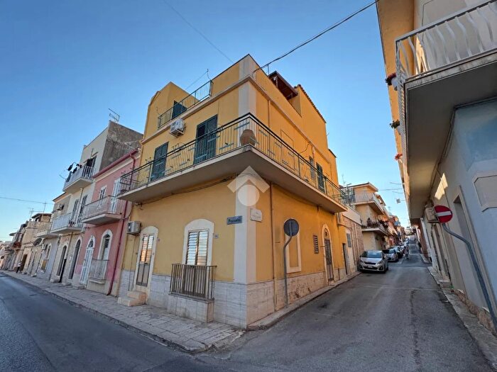 Appartamento con 6 locali in vendita in Via Magellano, Ragusa