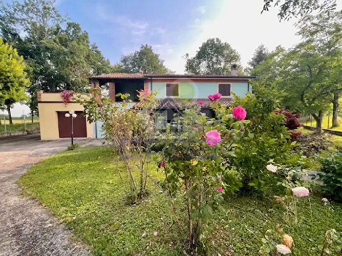 Casa con 6 locali in vendita in Via Luigi Mutti, Piacenza