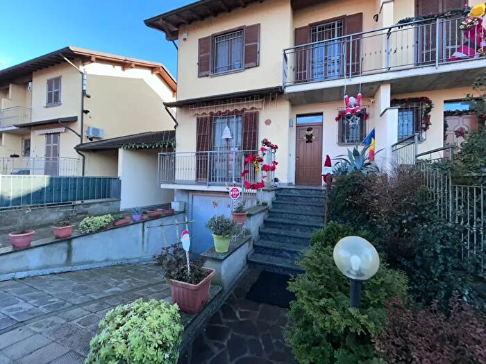 Casa quadrilocale in vendita in Via delle Querce, Zerbolo