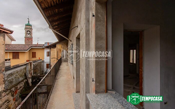 Appartamento trilocale in vendita in Via Gvglielmo Marconi, Oleggio