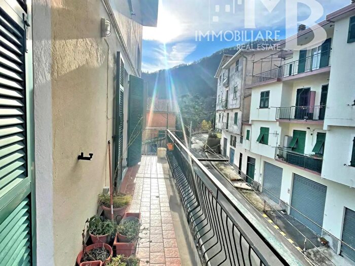 Appartamento con 7 locali in vendita in Frazione Pannesi, Lumarzo