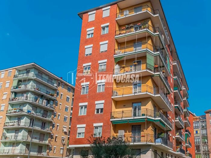 Appartamento quadrilocale in vendita in Via Chianciano, Milano