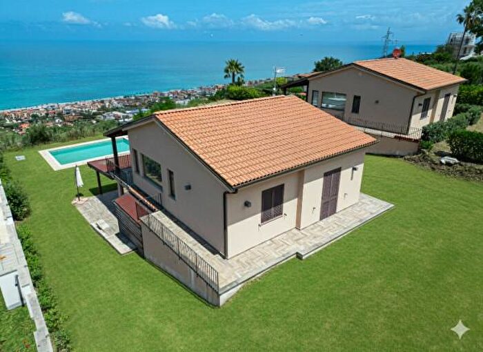 Casa con 6 locali in vendita in Contrada Catutè b, Capo DOrlando