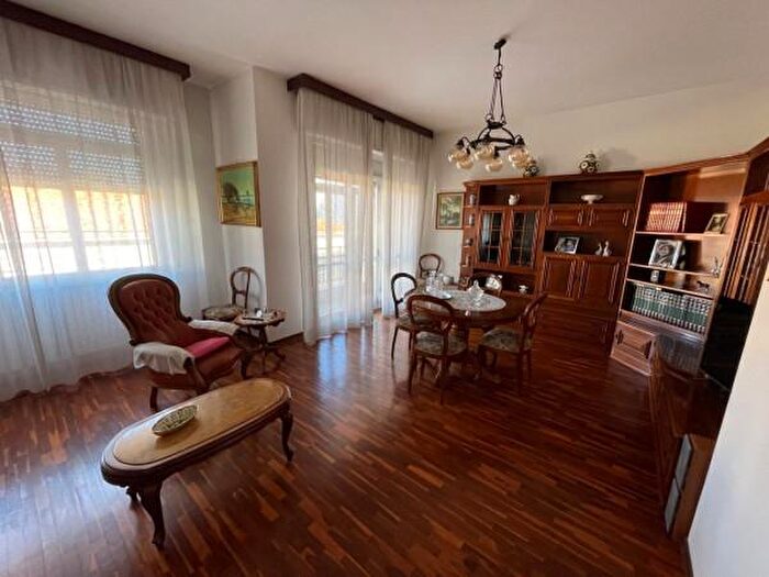 Appartamento con 5 locali in vendita in Corso Giuseppe Garibaldi, Civitanova Marche