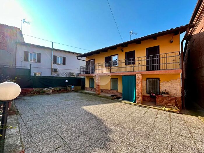Casa con 6 locali in vendita in Via Vincenzo Roberti, Montemagno