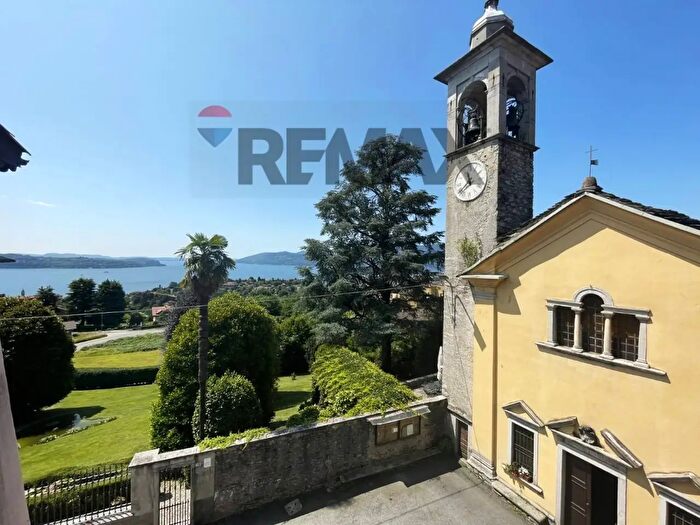 Casa trilocale in vendita in Via Trieste, Arizzano