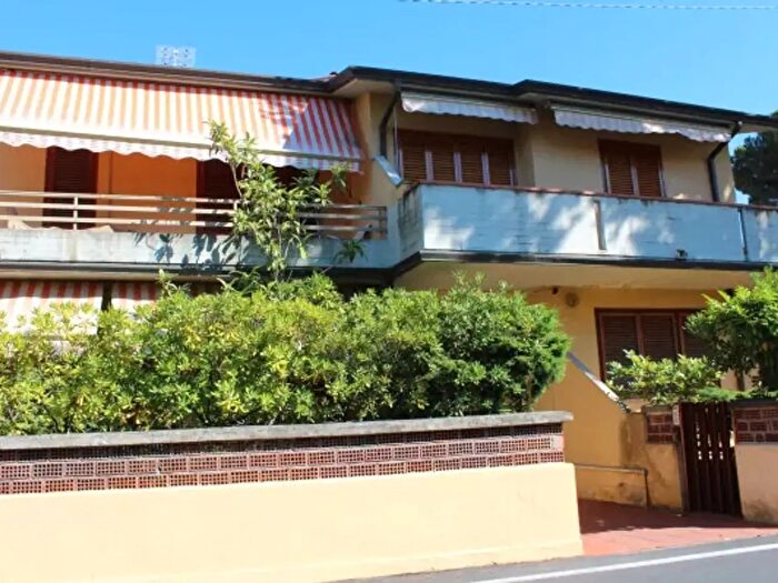 Appartamento trilocale in vendita in Via Ricortola, Massa