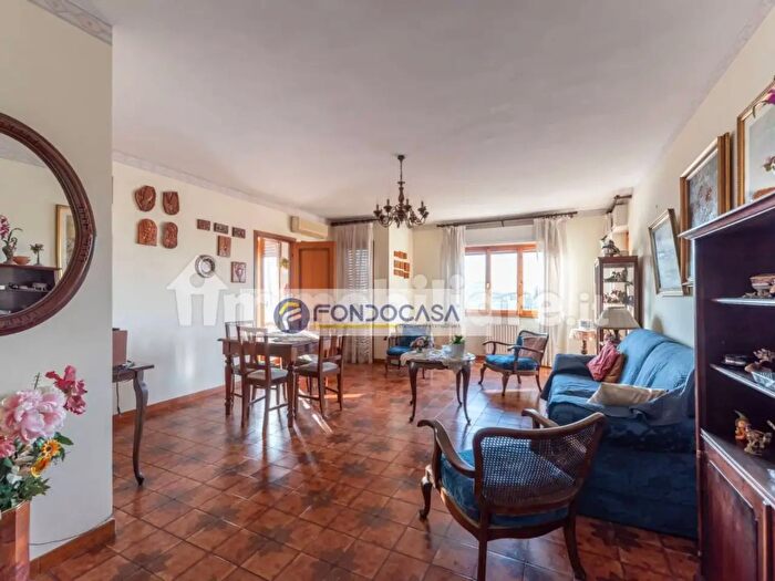 Appartamento trilocale in vendita in Via Felice Casati, Milano