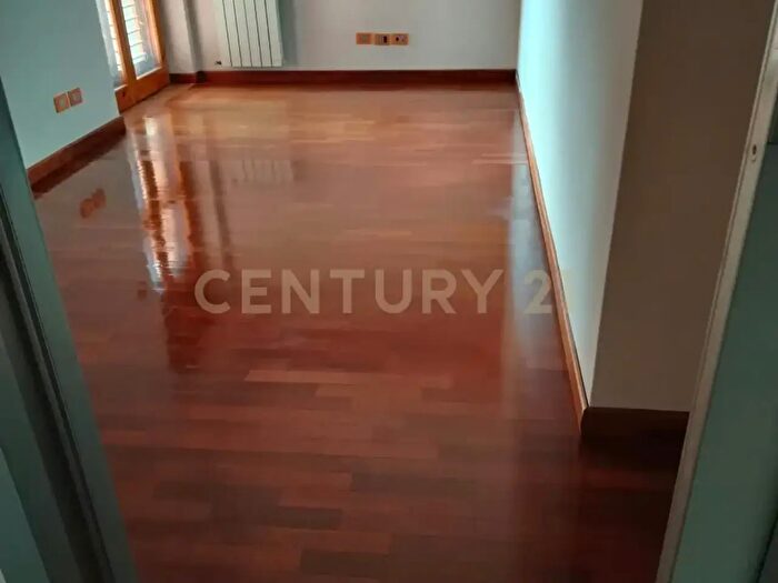Appartamento con 6 locali in vendita in Via Finocchiari B, Aci Catena