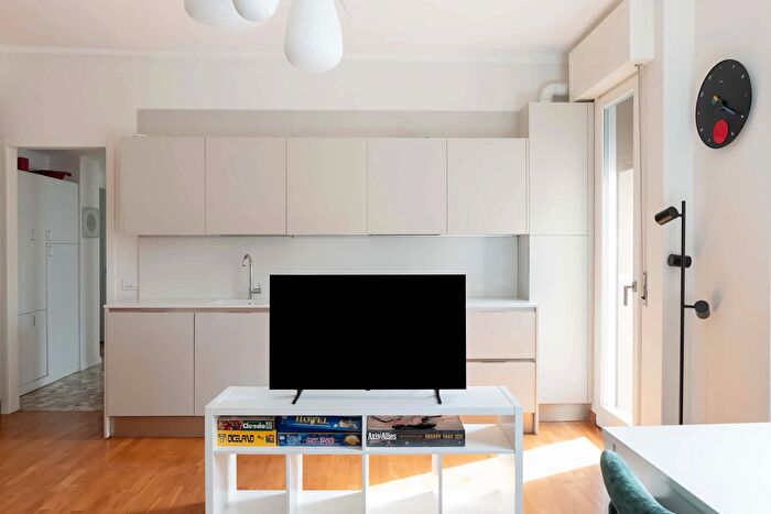 Appartamento monolocale in affitto in Via Domodossola, Milano